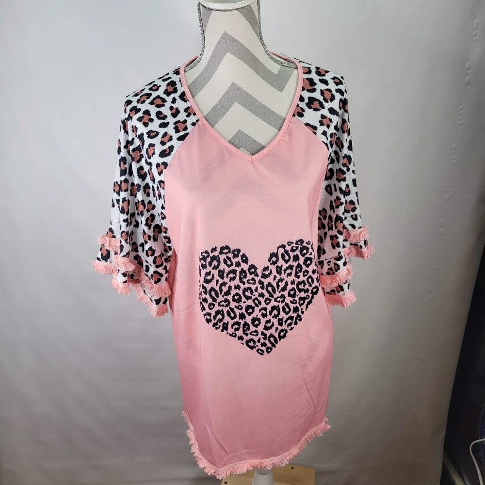 NWT Cellabie Pink Leopard Print Sleeves & Heart Knit Top Size 2XL Fringed